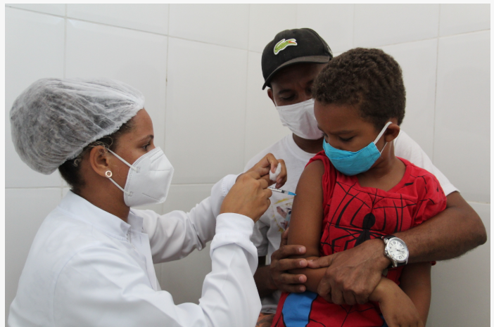 Prefeitura de Coruripe inicia vacinação contra Covid-19 de crianças de 3 a 4 anos